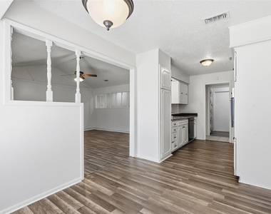 125 N Jessup Street - Photo Thumbnail 5