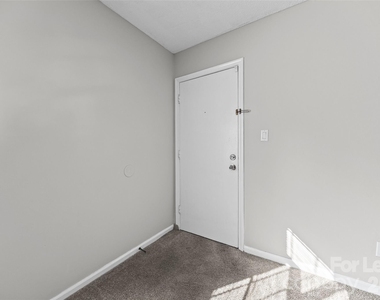 5805 Hunting Ridge Lane - Photo Thumbnail 3