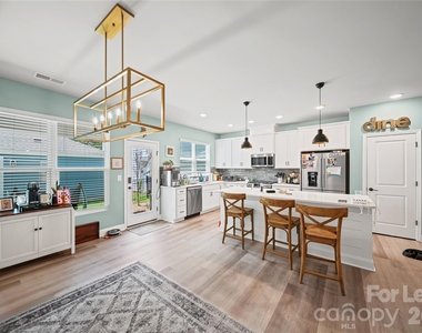 10037 Mamillion Drive - Photo Thumbnail 2