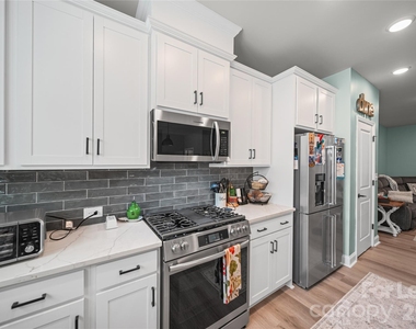 10037 Mamillion Drive - Photo Thumbnail 3