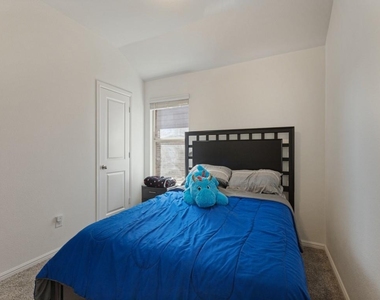 9224 Castorian Drive - Photo Thumbnail 6