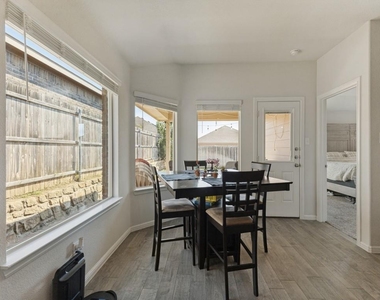 9224 Castorian Drive - Photo Thumbnail 4