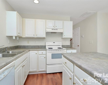 411 Caddy Street - Photo Thumbnail 4