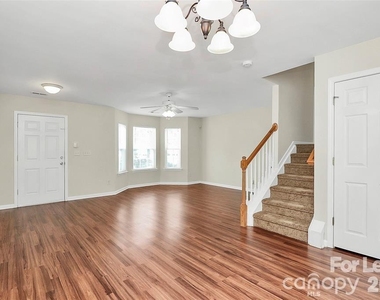 411 Caddy Street - Photo Thumbnail 11