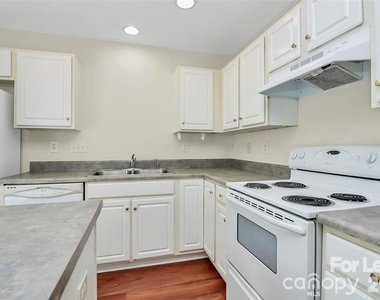411 Caddy Street - Photo Thumbnail 2