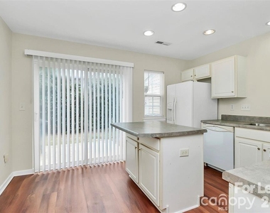 411 Caddy Street - Photo Thumbnail 6