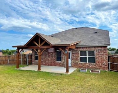 208 Dye Drive - Photo Thumbnail 24