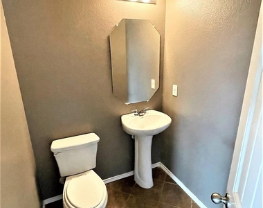 208 Dye Drive - Photo Thumbnail 9