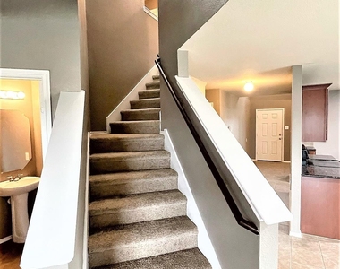 208 Dye Drive - Photo Thumbnail 14