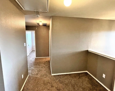 208 Dye Drive - Photo Thumbnail 15