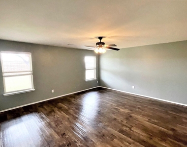 208 Dye Drive - Photo Thumbnail 10