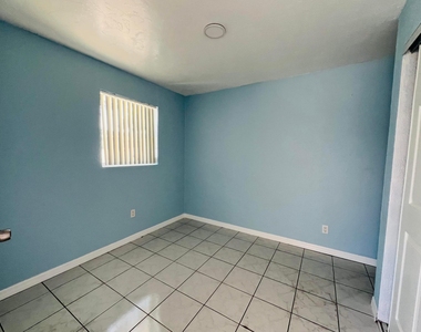 1210 S D Street - Photo Thumbnail 9