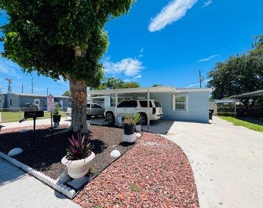1210 S D Street - Photo Thumbnail 13