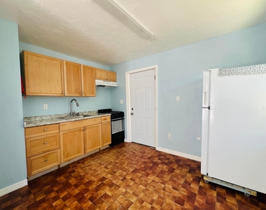 1210 S D Street - Photo Thumbnail 4