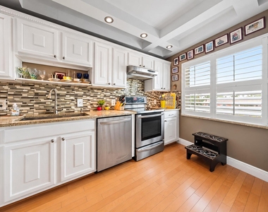 155 Yacht Club Drive - Photo Thumbnail 6