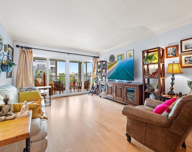 155 Yacht Club Drive - Photo Thumbnail 1
