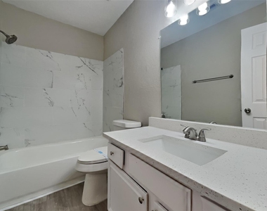 320 Faircrest Drive - Photo Thumbnail 15