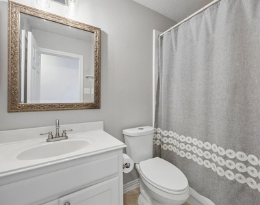 305 Fairfax Drive - Photo Thumbnail 19