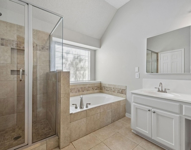 305 Fairfax Drive - Photo Thumbnail 15