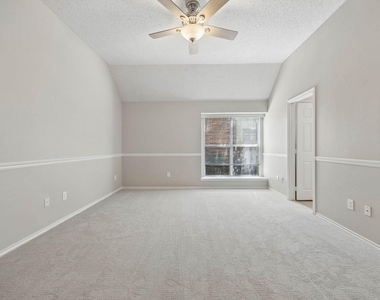 305 Fairfax Drive - Photo Thumbnail 11