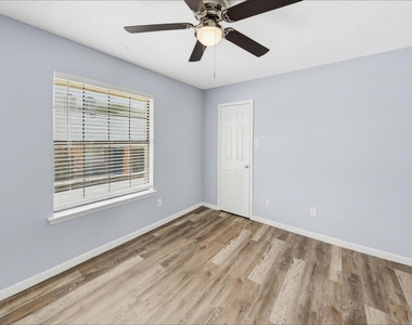 7806 Laver Court - Photo Thumbnail 16