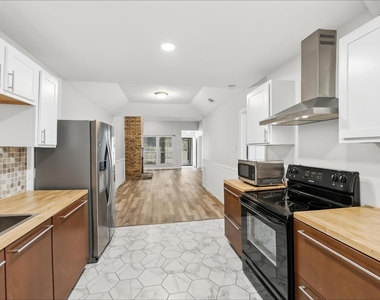 7806 Laver Court - Photo Thumbnail 5