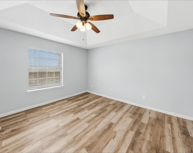 7806 Laver Court - Photo Thumbnail 9