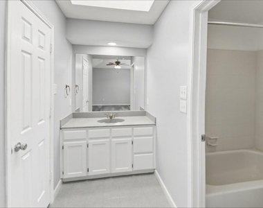 7806 Laver Court - Photo Thumbnail 11
