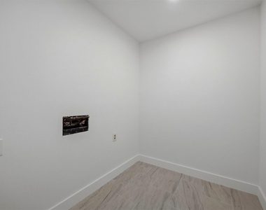 600 W Pelton Street - Photo Thumbnail 26
