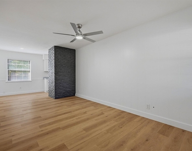 600 W Pelton Street - Photo Thumbnail 4