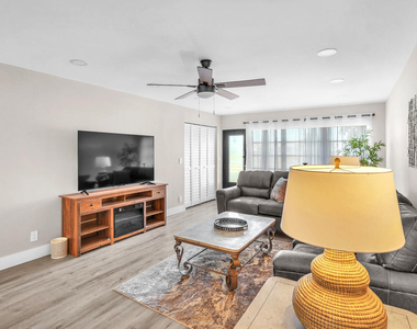 13719 Via Aurora Way - Photo Thumbnail 5