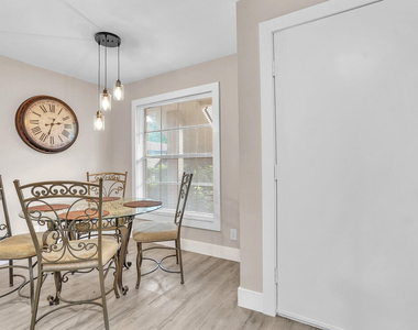 13719 Via Aurora Way - Photo Thumbnail 11