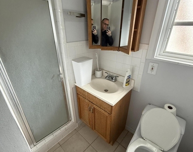 605 E Coast Avenue - Photo Thumbnail 5