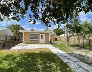 116 E Central Boulevard - Photo Thumbnail 1