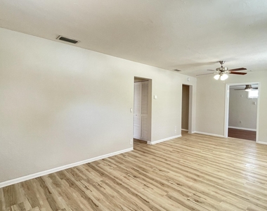116 E Central Boulevard - Photo Thumbnail 7