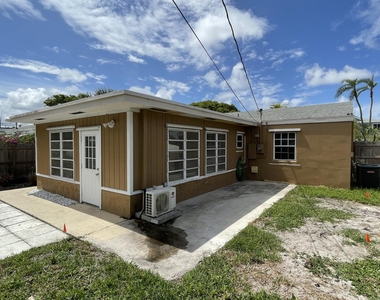 116 E Central Boulevard - Photo Thumbnail 2