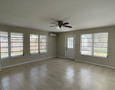 116 E Central Boulevard - Photo Thumbnail 16