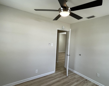 116 E Central Boulevard - Photo Thumbnail 11