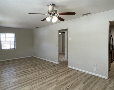 116 E Central Boulevard - Photo Thumbnail 9