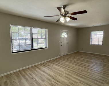 116 E Central Boulevard - Photo Thumbnail 12