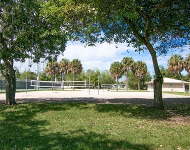 3240 Lake Osborne Drive - Photo Thumbnail 23