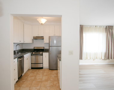 3240 Lake Osborne Drive - Photo Thumbnail 5