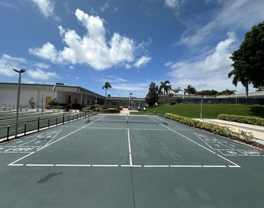 3240 Lake Osborne Drive - Photo Thumbnail 17