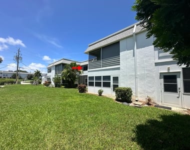 3240 Lake Osborne Drive - Photo Thumbnail 15