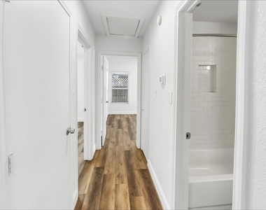 2304 Ryan Avenue - Photo Thumbnail 21
