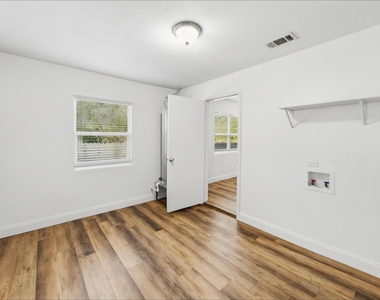 2304 Ryan Avenue - Photo Thumbnail 19