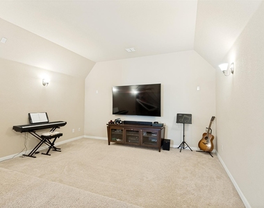911 Mountain Laurel Drive - Photo Thumbnail 16