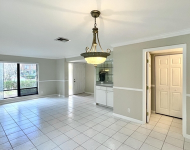 501 Sandtree Drive - Photo Thumbnail 4