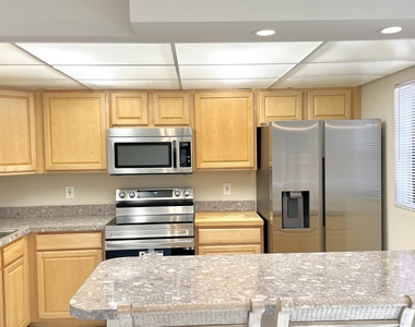 501 Sandtree Drive - Photo Thumbnail 9