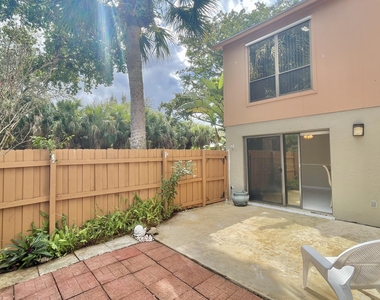 501 Sandtree Drive - Photo Thumbnail 16